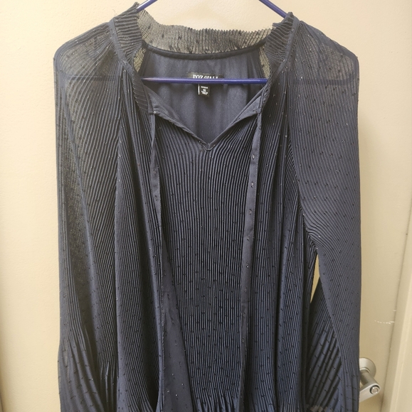 Roz & Ali 1X Dark Blue Pleated Sheer Sequined Blouse - Picture 1 of 5